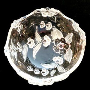 Beautiful 3D effect Clear Glass Candy Nut Trinket Bowl with Raise Pink Flowers
